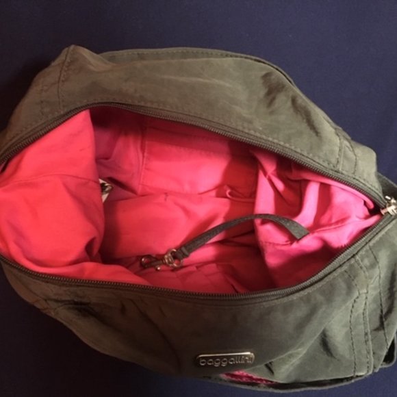 Baggallini Adjustable Crossbody Traveling Shoulder Nylon Bag 12"x10" - Picture 8 of 16